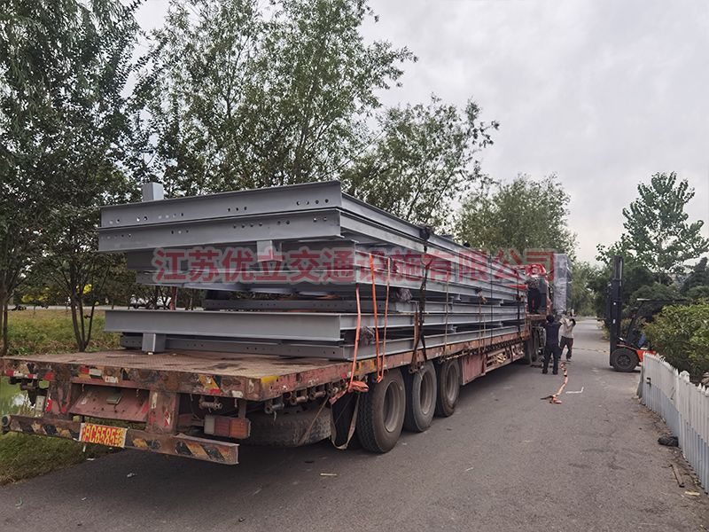  芜湖400米风雨连廊，第三车发货中！